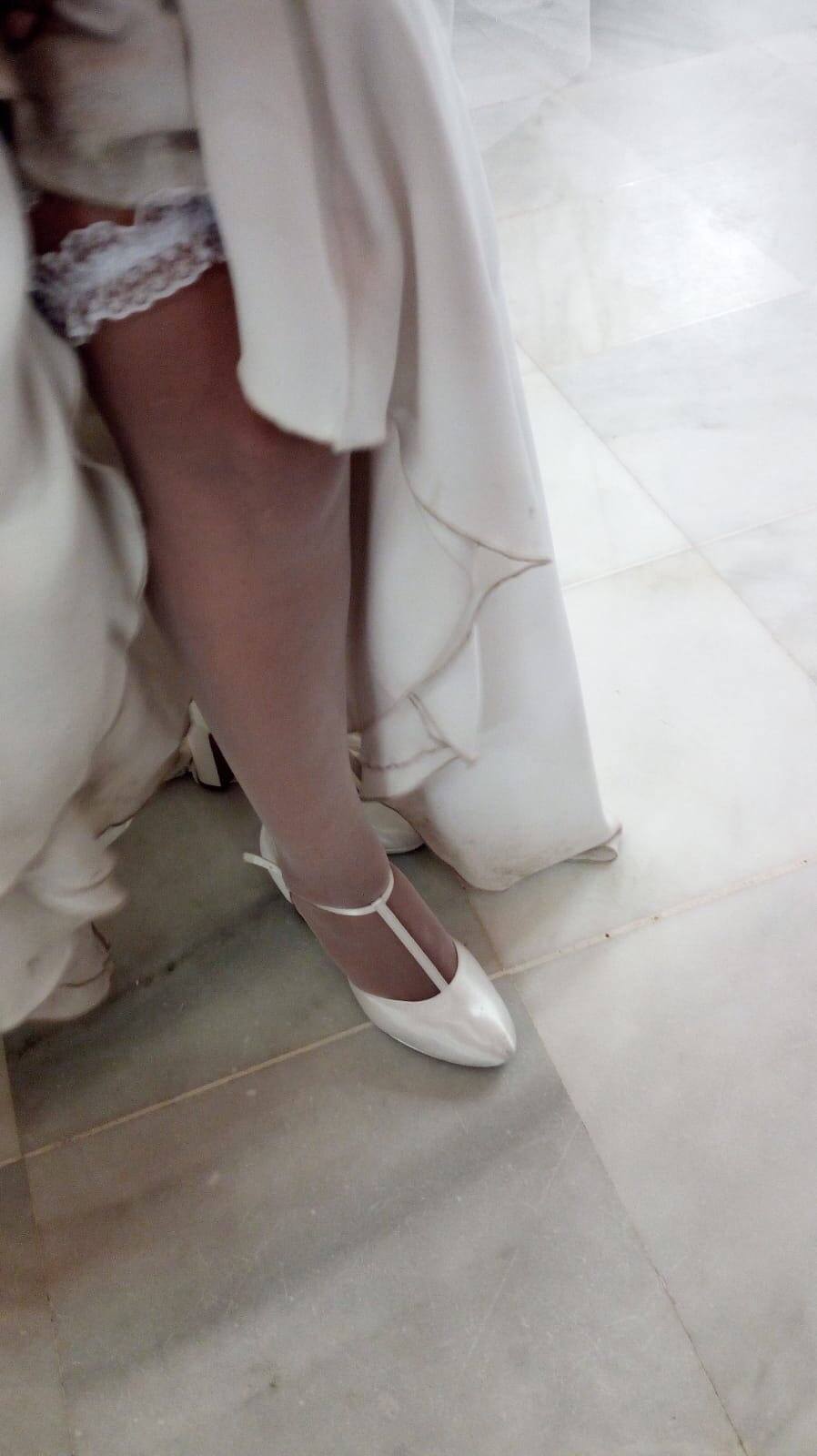 Tania M. con los Zapatos de Novia Coco - Odilia Bridal