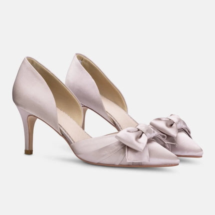 Zapatos de fiesta Margo en satén plisado con lazo estructurado, perfectos para bodas y eventos elegantes.